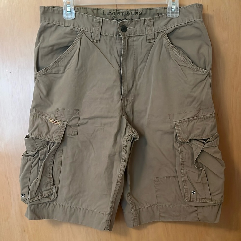 Signature Levi Strauss Men’s Cargo Khaki Shorts